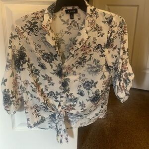 Woman’s Fashion Top!
